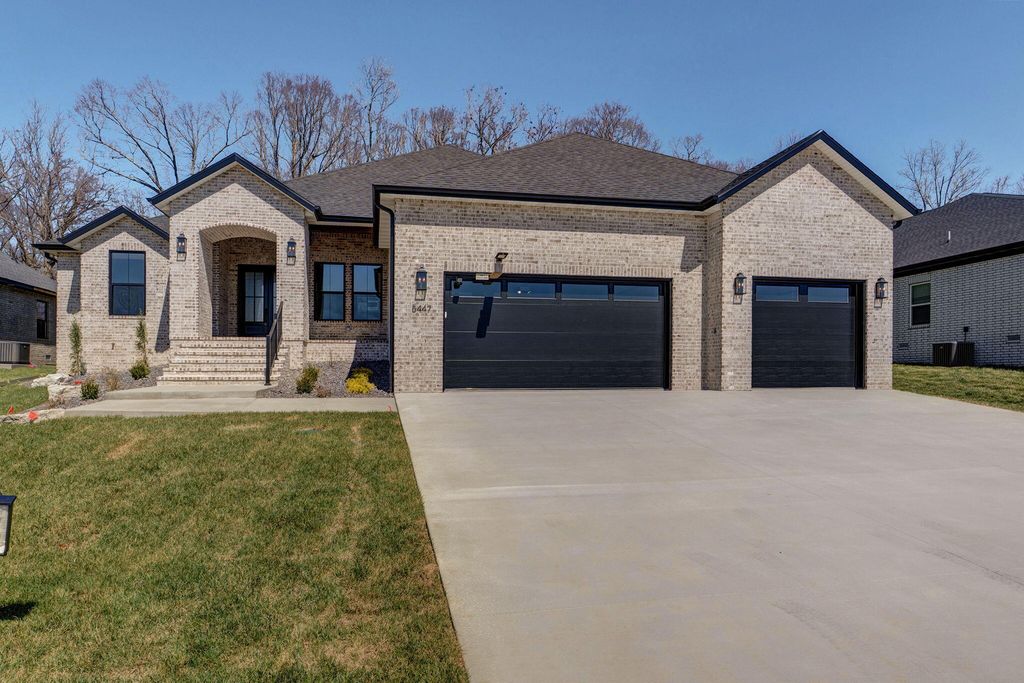 5447 E Wild Horse Drive, Springfield, MO 65802