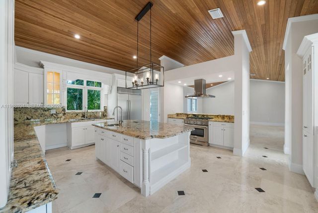 6200 SW 130th Ter, Pinecrest, FL 33156