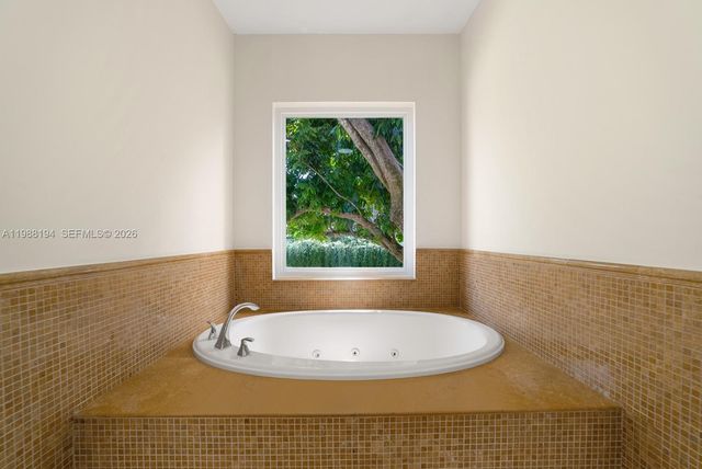 6200 SW 130th Ter, Pinecrest, FL 33156