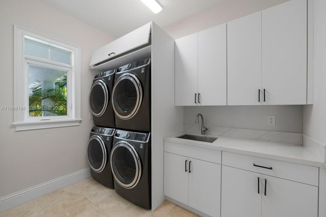 6200 SW 130th Ter, Pinecrest, FL 33156