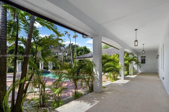 6200 SW 130th Ter, Pinecrest, FL 33156