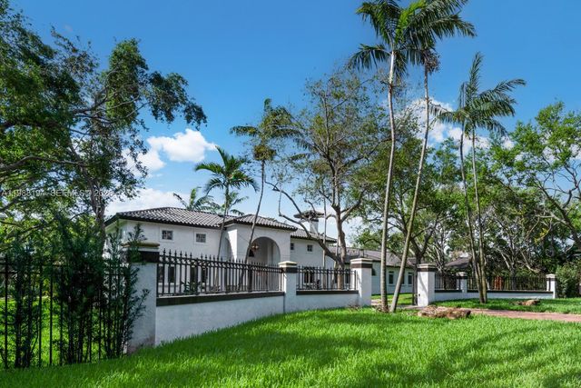 6200 SW 130th Ter, Pinecrest, FL 33156