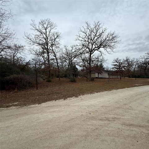 26113 Tyler Park, Bedias, TX 77831