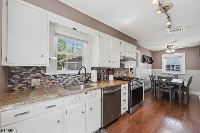 221 Maple Ter, North Plainfield Boro, NJ 07060