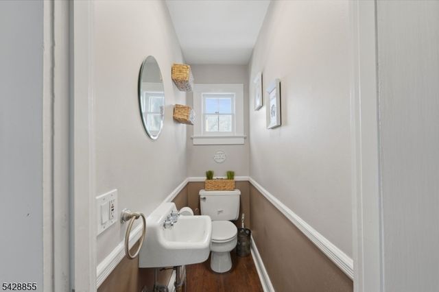221 Maple Ter, North Plainfield Boro, NJ 07060