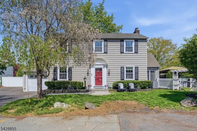 221 Maple Ter, North Plainfield Boro, NJ 07060
