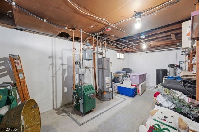 221 Maple Ter, North Plainfield Boro, NJ 07060