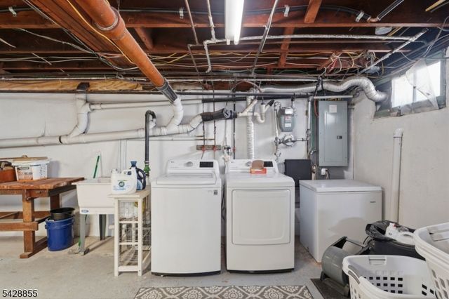 221 Maple Ter, North Plainfield Boro, NJ 07060