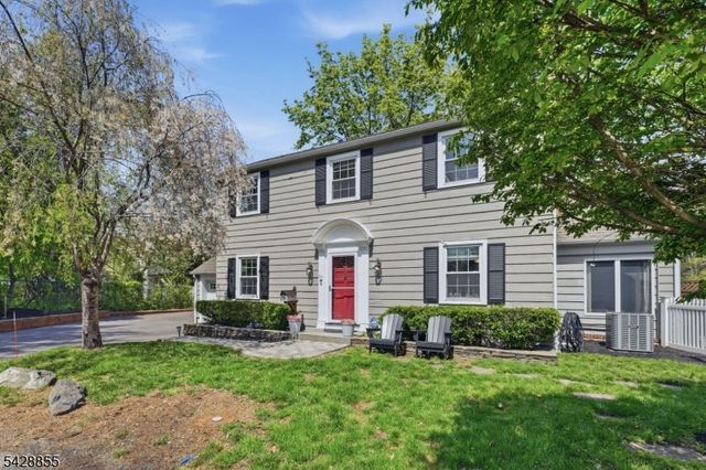 221 Maple Ter, North Plainfield Boro, NJ 07060