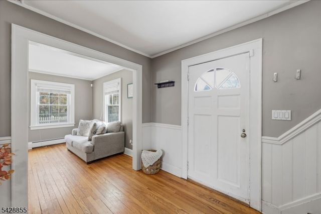 221 Maple Ter, North Plainfield Boro, NJ 07060