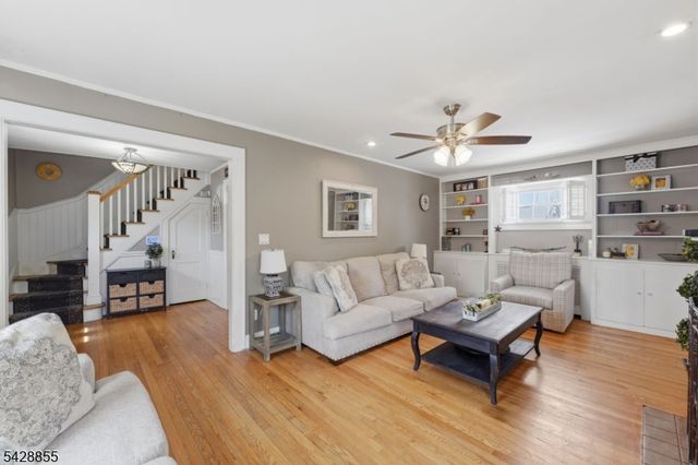 221 Maple Ter, North Plainfield Boro, NJ 07060