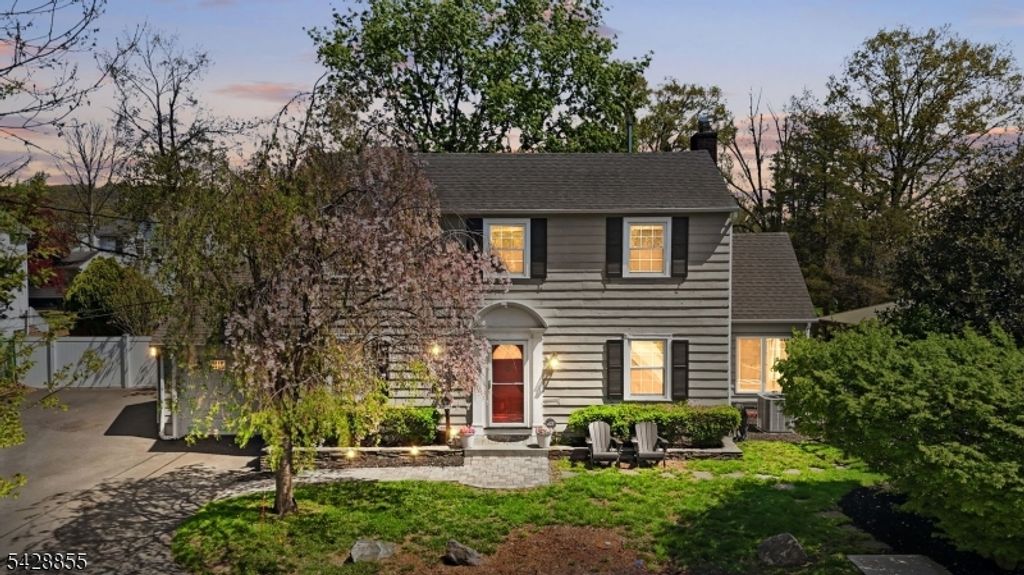 221 Maple Ter, North Plainfield Boro, NJ 07060