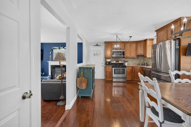 31 Crosby Street, Milford, NH 03055