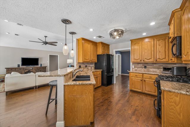 40302 Pipestone Road, Magnolia, TX 77354