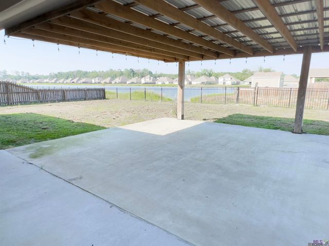 17490 Soaring Flight Dr, Prairieville, LA 70769