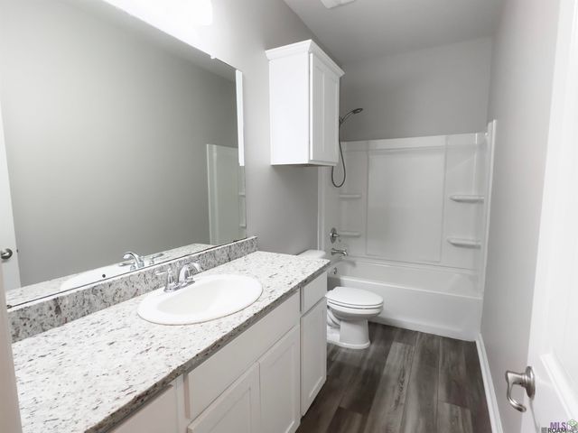 17490 Soaring Flight Dr, Prairieville, LA 70769