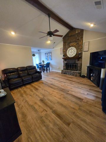 7065 PETTEN DR, Memphis, TN 38133