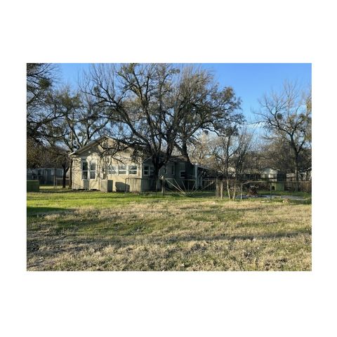 1402 NW 3rd Avenue, Mineral Wells, TX 76067