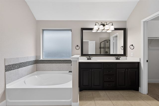 7612 Truchard Drive, Fort Worth, TX 76179