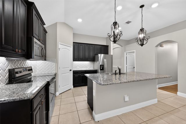 7612 Truchard Drive, Fort Worth, TX 76179