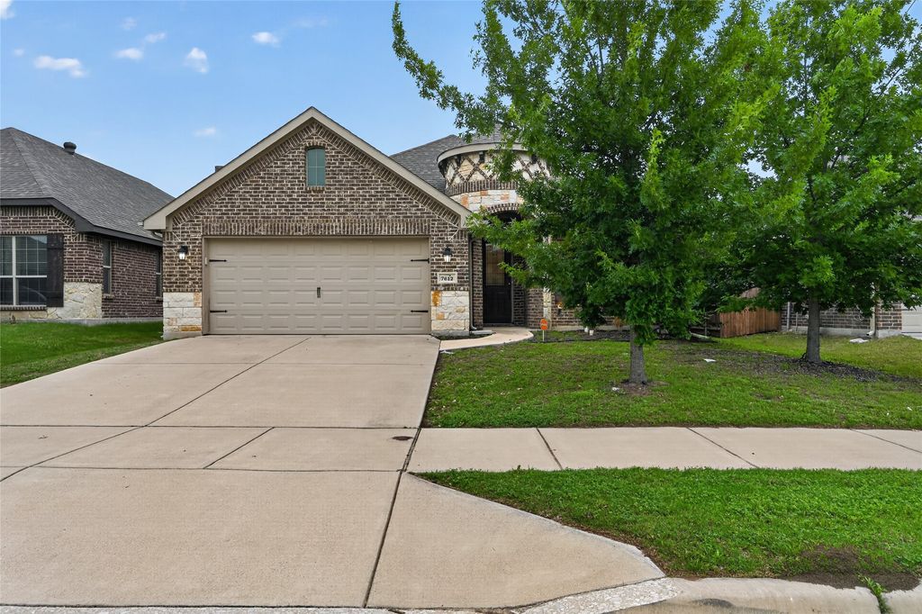 7612 Truchard Drive, Fort Worth, TX 76179