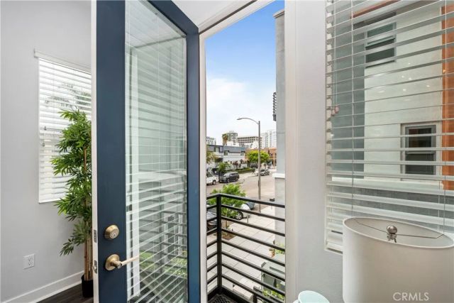 231 Elm Avenue, Long Beach, CA 90802