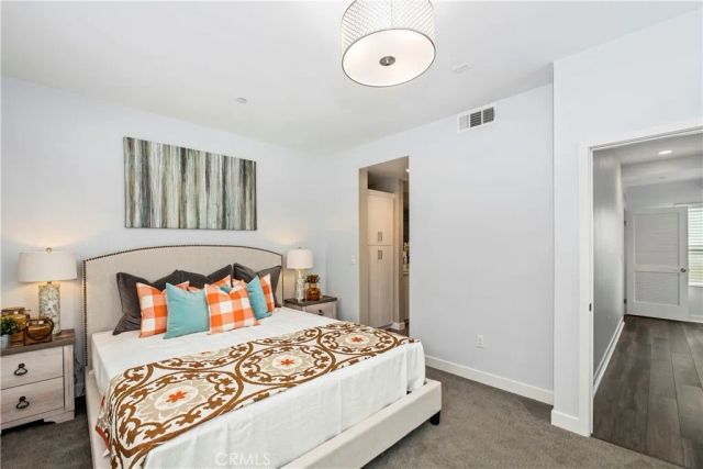 231 Elm Avenue, Long Beach, CA 90802