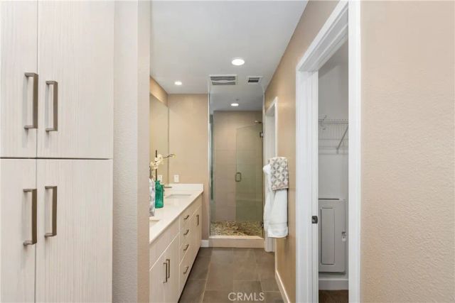 231 Elm Avenue, Long Beach, CA 90802