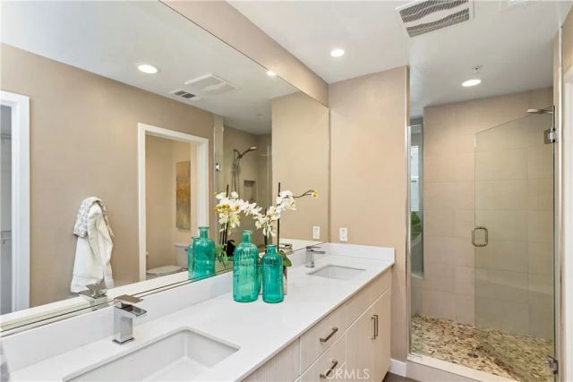 231 Elm Avenue, Long Beach, CA 90802