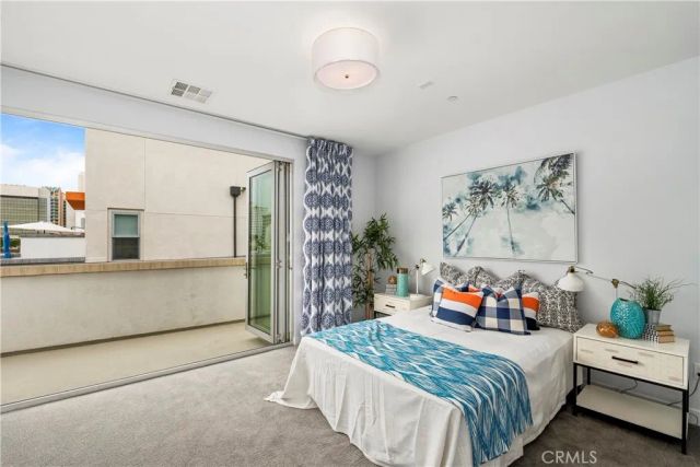 231 Elm Avenue, Long Beach, CA 90802