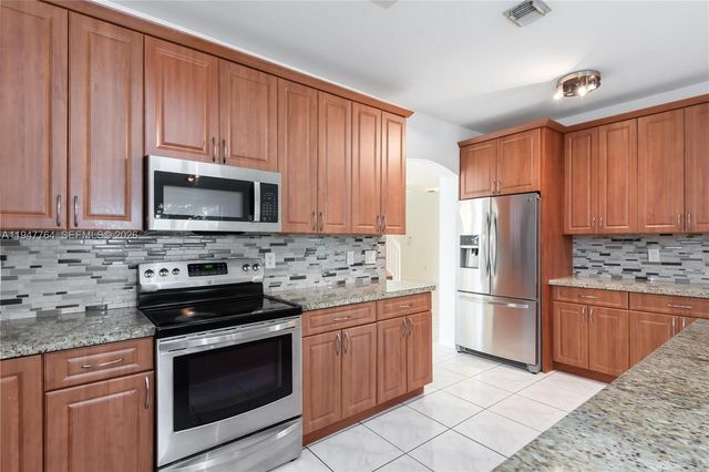 2398 SW 132nd Ter, Miramar, FL 33027