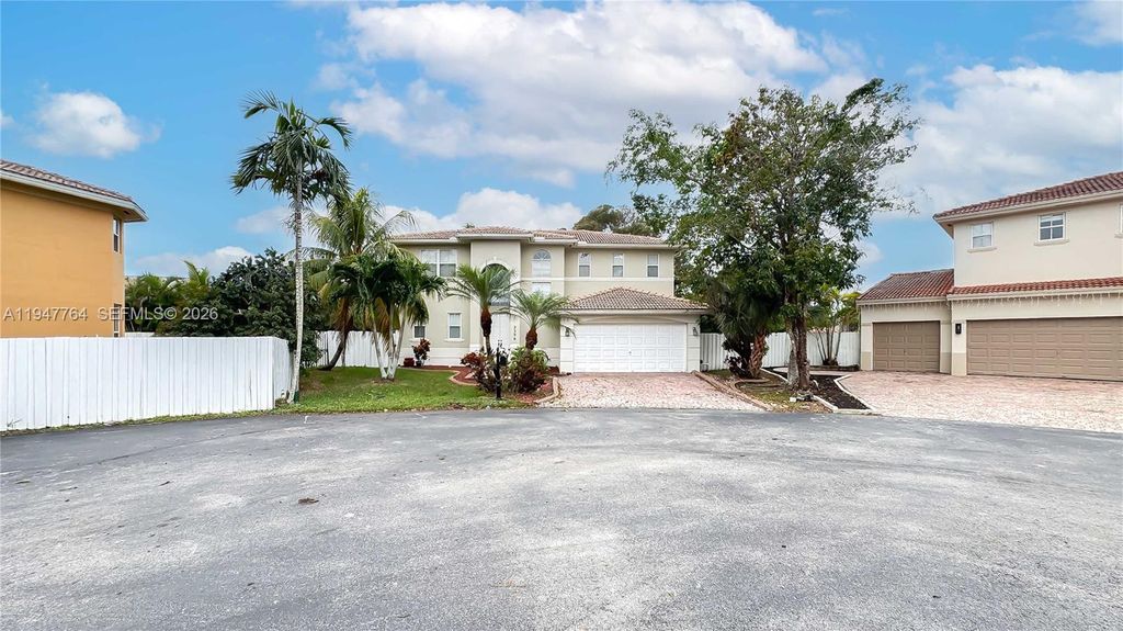 2398 SW 132nd Ter, Miramar, FL 33027