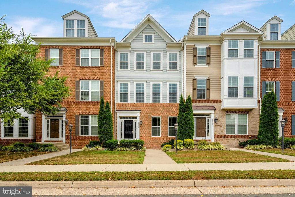 8854 ORCHARD LN, Manassas, VA 20110