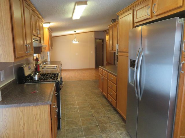 6295 LOGANSPORT Road, Logansport, IN 46947