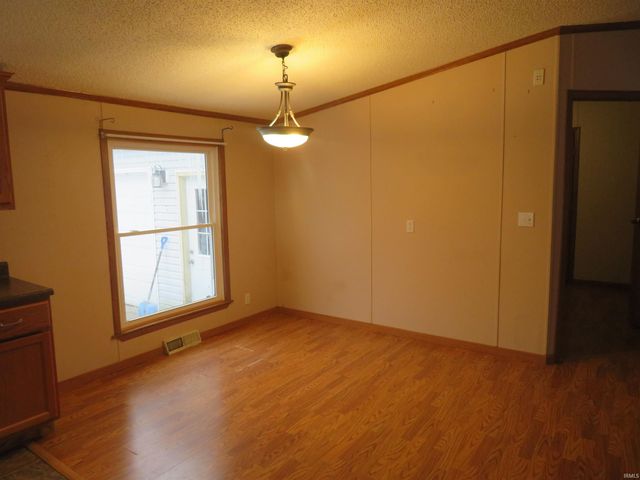 6295 LOGANSPORT Road, Logansport, IN 46947