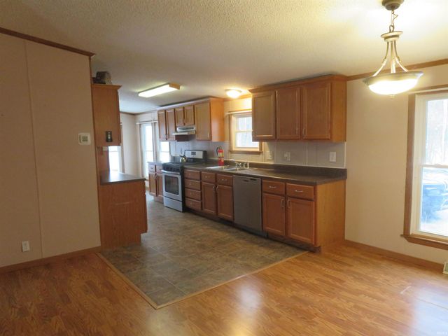 6295 LOGANSPORT Road, Logansport, IN 46947