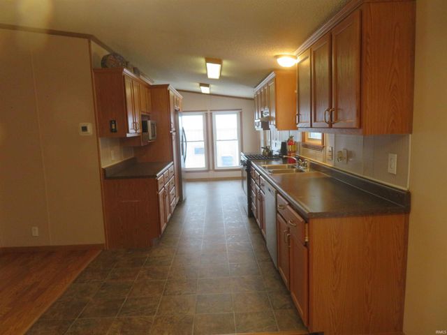 6295 LOGANSPORT Road, Logansport, IN 46947