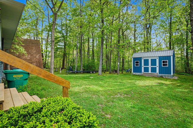 50085 E Lake Shore Drive, Dowagiac, MI 49047