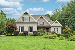 2772 Pfafftown Forest Drive, Winston-salem, NC 27106