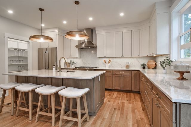 98 W Central St, Natick, MA 01760