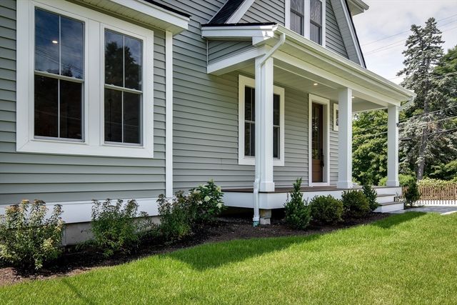 98 W Central St, Natick, MA 01760