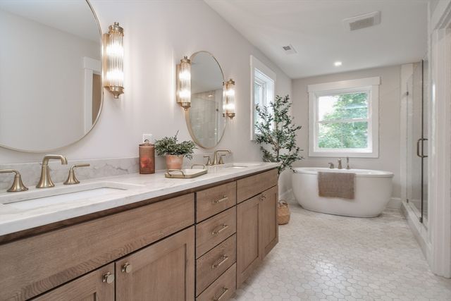 98 W Central St, Natick, MA 01760