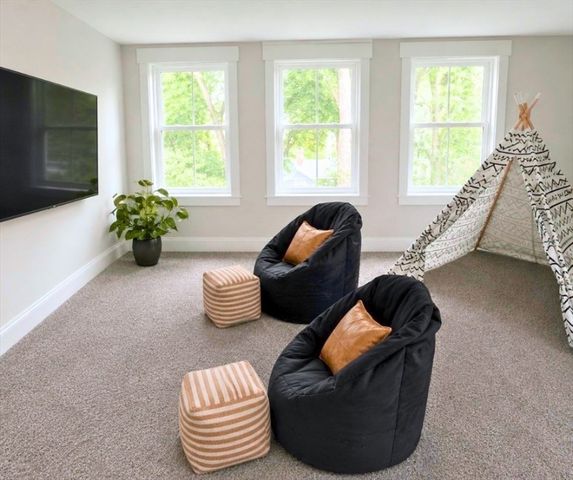 98 W Central St, Natick, MA 01760