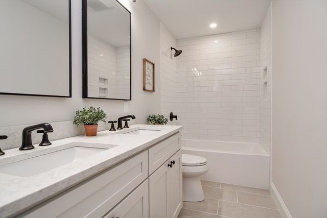 98 W Central St, Natick, MA 01760