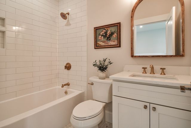 98 W Central St, Natick, MA 01760
