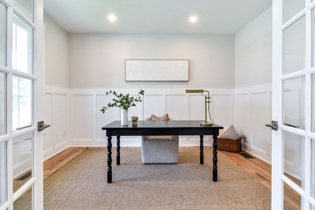 98 W Central St, Natick, MA 01760