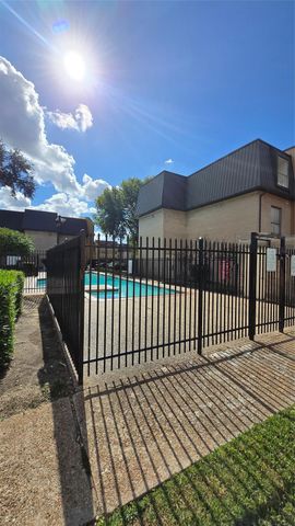 8427 Hearth Drive 4, Houston, TX 77054