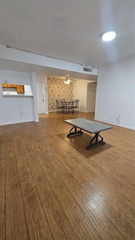 8427 Hearth Drive 4, Houston, TX 77054