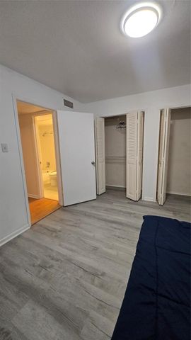 8427 Hearth Drive 4, Houston, TX 77054