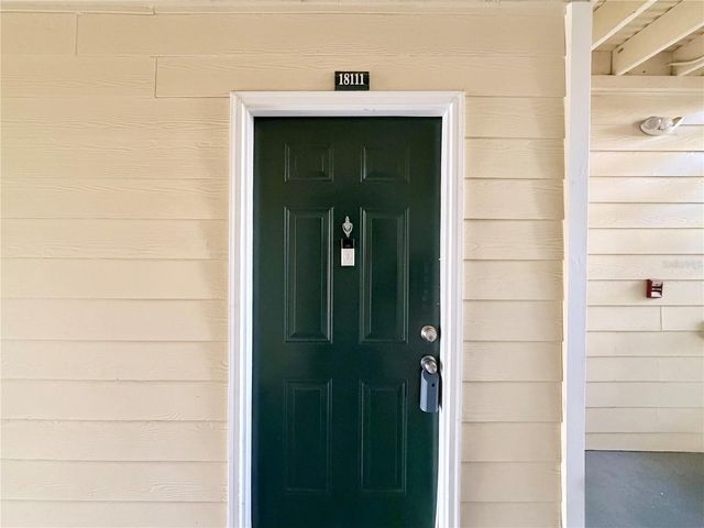 18111 BRIDLE BIT LANE, Tampa, FL 33647